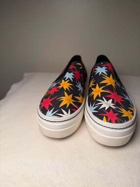 Alice + Olivia Platform Slip-On Sneakers Multi Star Print size 7.5